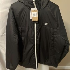 Men’s new with tags Nike thermal puffer.  Great for cold XXL